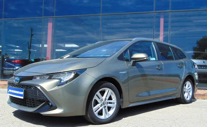 śląskie Toyota Corolla cena 104800 przebieg: 38400, rok produkcji 2019 z Krotoszyn